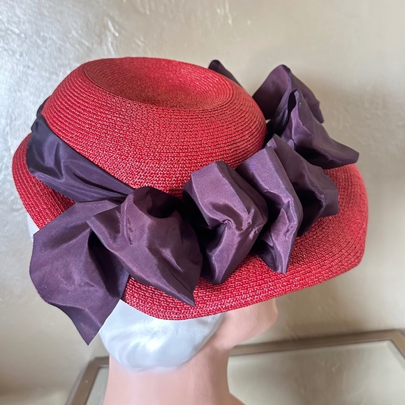 ADORABLE 1940s\' RED STRAW HAT WITH BURGUNDY TAFFETA BOWS and GLOVES main image 9